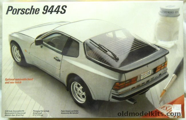 Testors 1/24 Porsche 944S, 227 plastic model kit